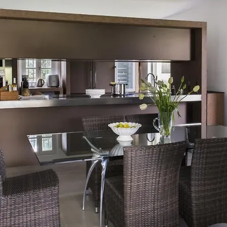 Amazing Chalet 12 Guests In Saint-tropez فيلة سان تروبيه
